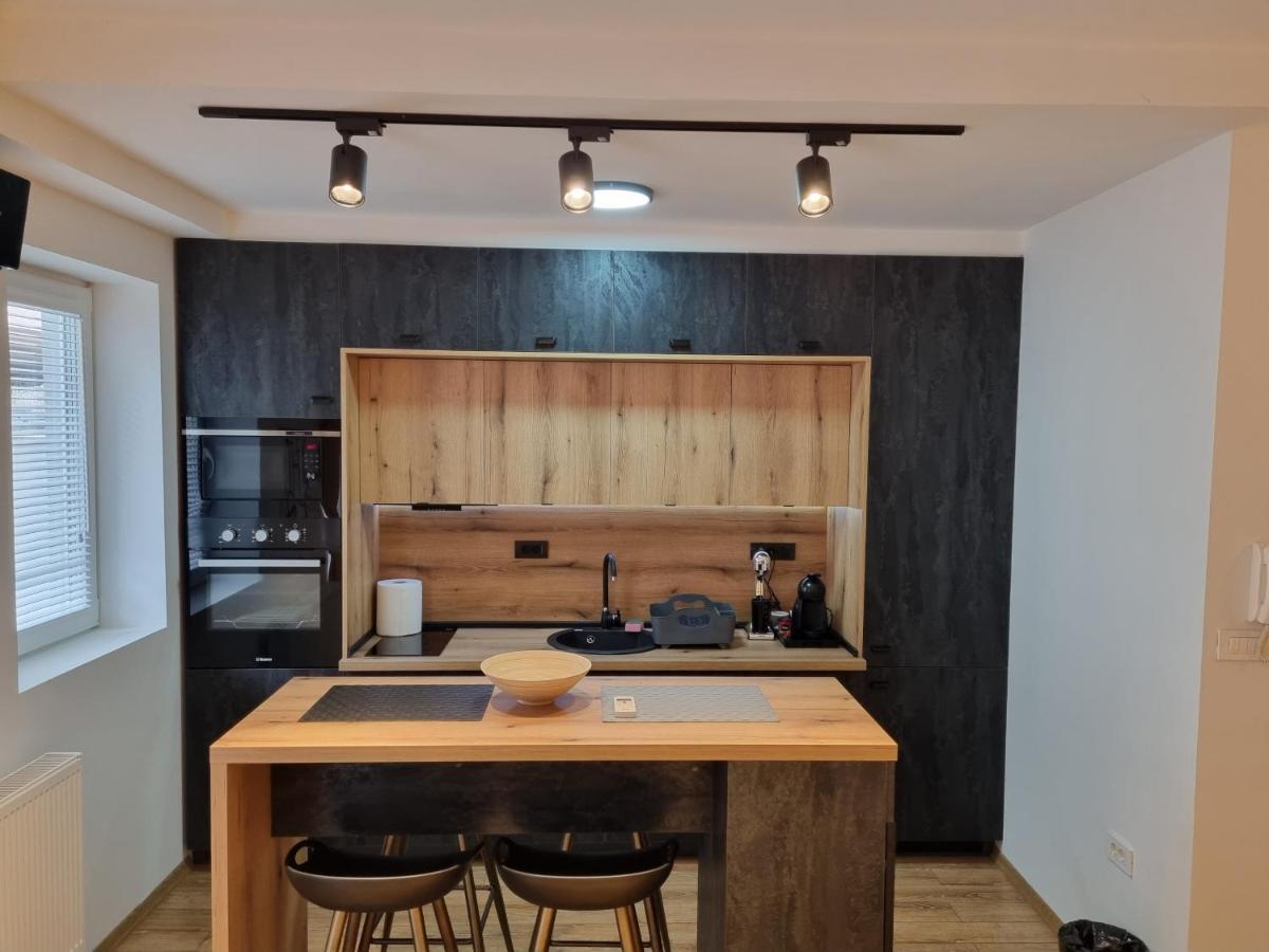 Lovely 1-Bedroom Rental Unit With Free Parking Skopje Exterior photo